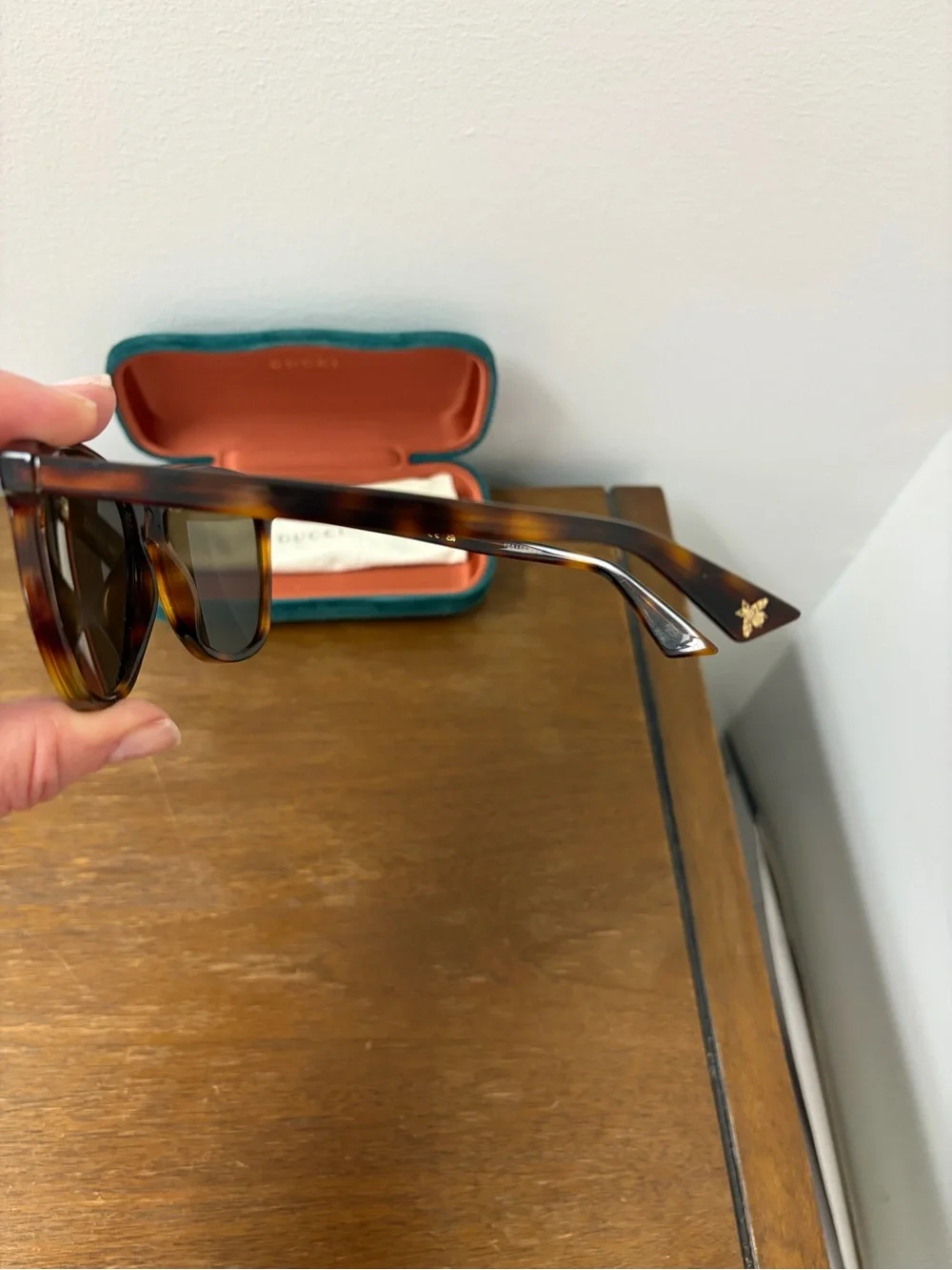 Gucci Tortoise Cat-Eye Sunglasses with Dark Brown Lenses GG Logo with Bee on arm